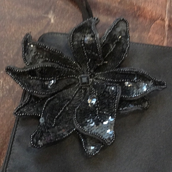 Ann Taylor black satin evening bag - Picture 2 of 9